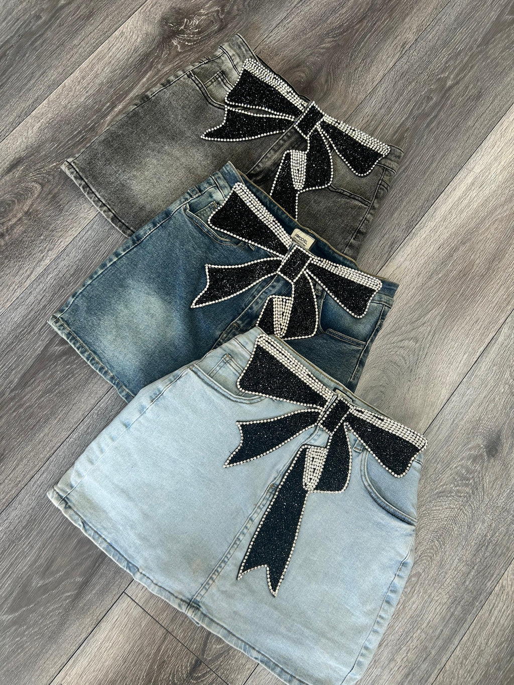 Skirt with Rhinestone Emblematic Bow